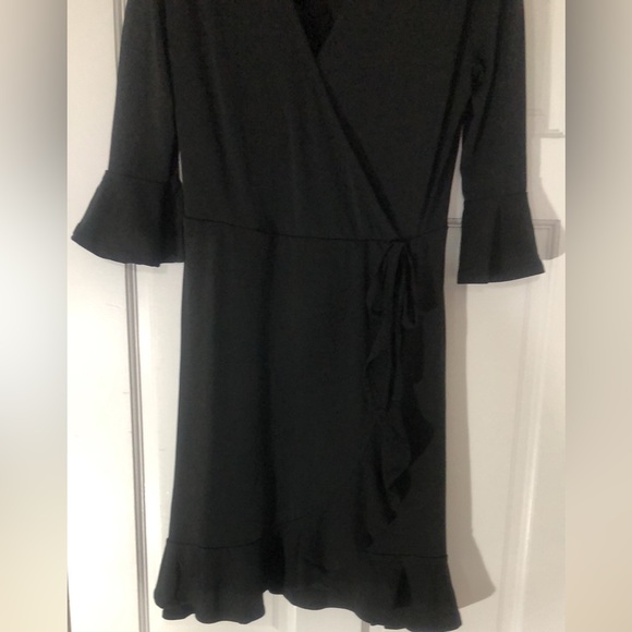 BRAND NEW Ruffled Faux Wrap Dress with Stretch for All Your Holiday Events! NWOT - Picture 3 of 5